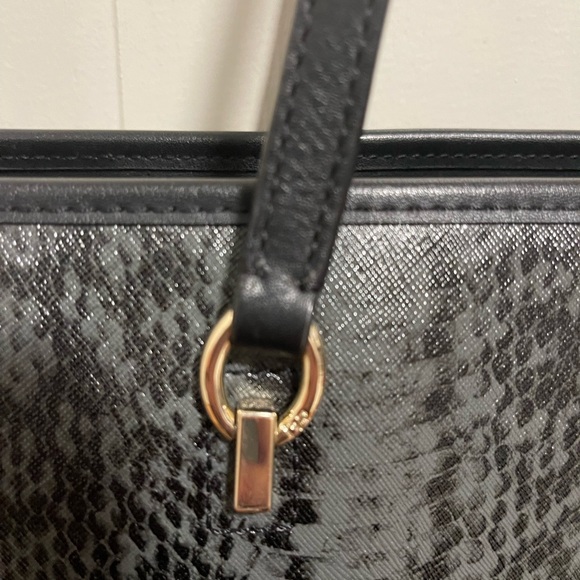 Diane von Furstenberg Tote - Picture 3 of 4